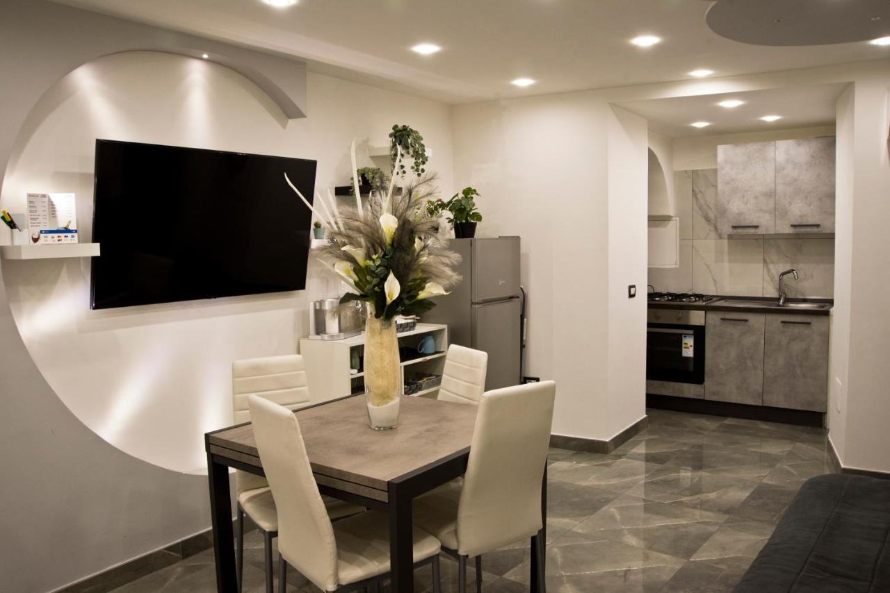Suite Napoli Sotterranea Con Jacuzzi Ngoại thất bức ảnh