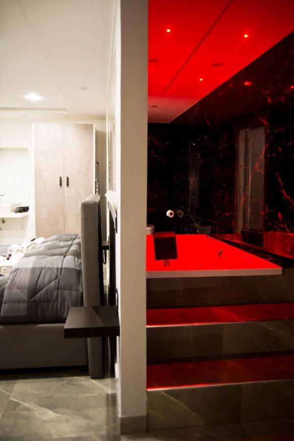 Suite Napoli Sotterranea Con Jacuzzi Ngoại thất bức ảnh