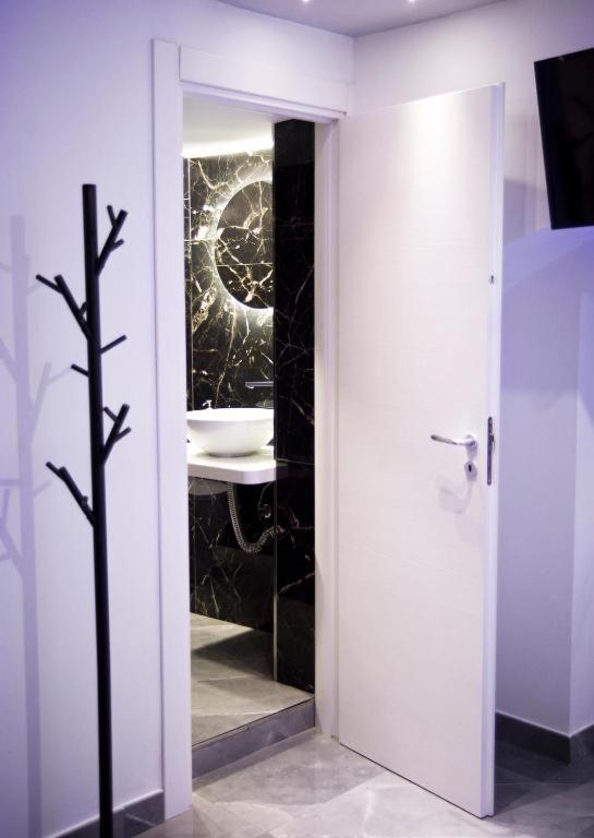 Suite Napoli Sotterranea Con Jacuzzi Ngoại thất bức ảnh